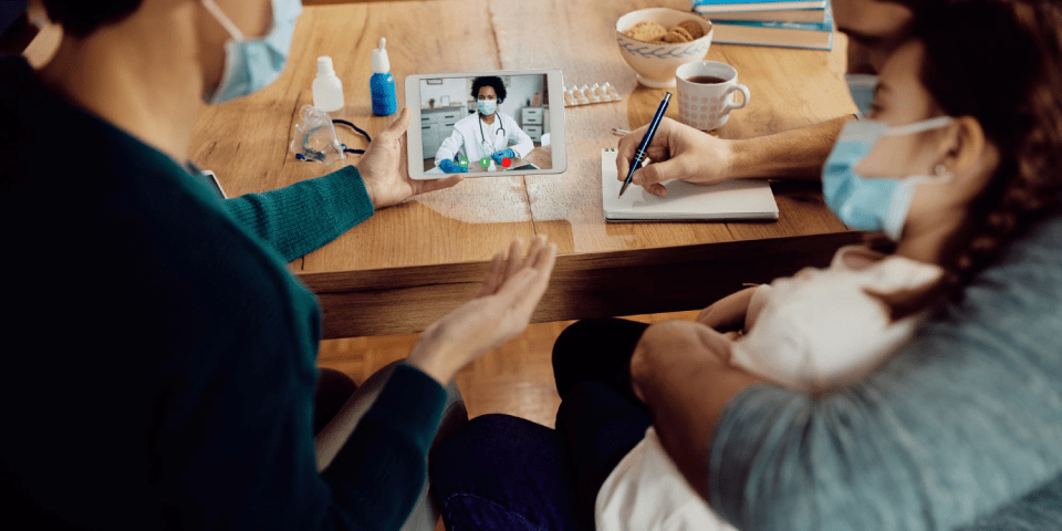 A patient using ePRO clinical trial software to communicate and share treatment data online.
